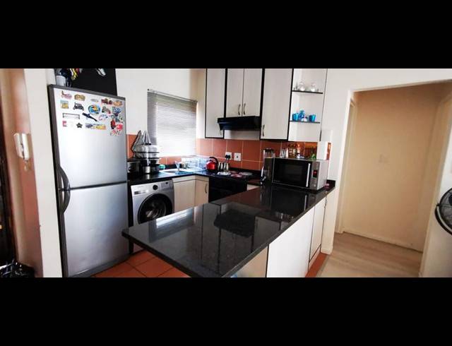 1 BEDROOM APARTMENT FOR SALE IN SUNNINGHILL